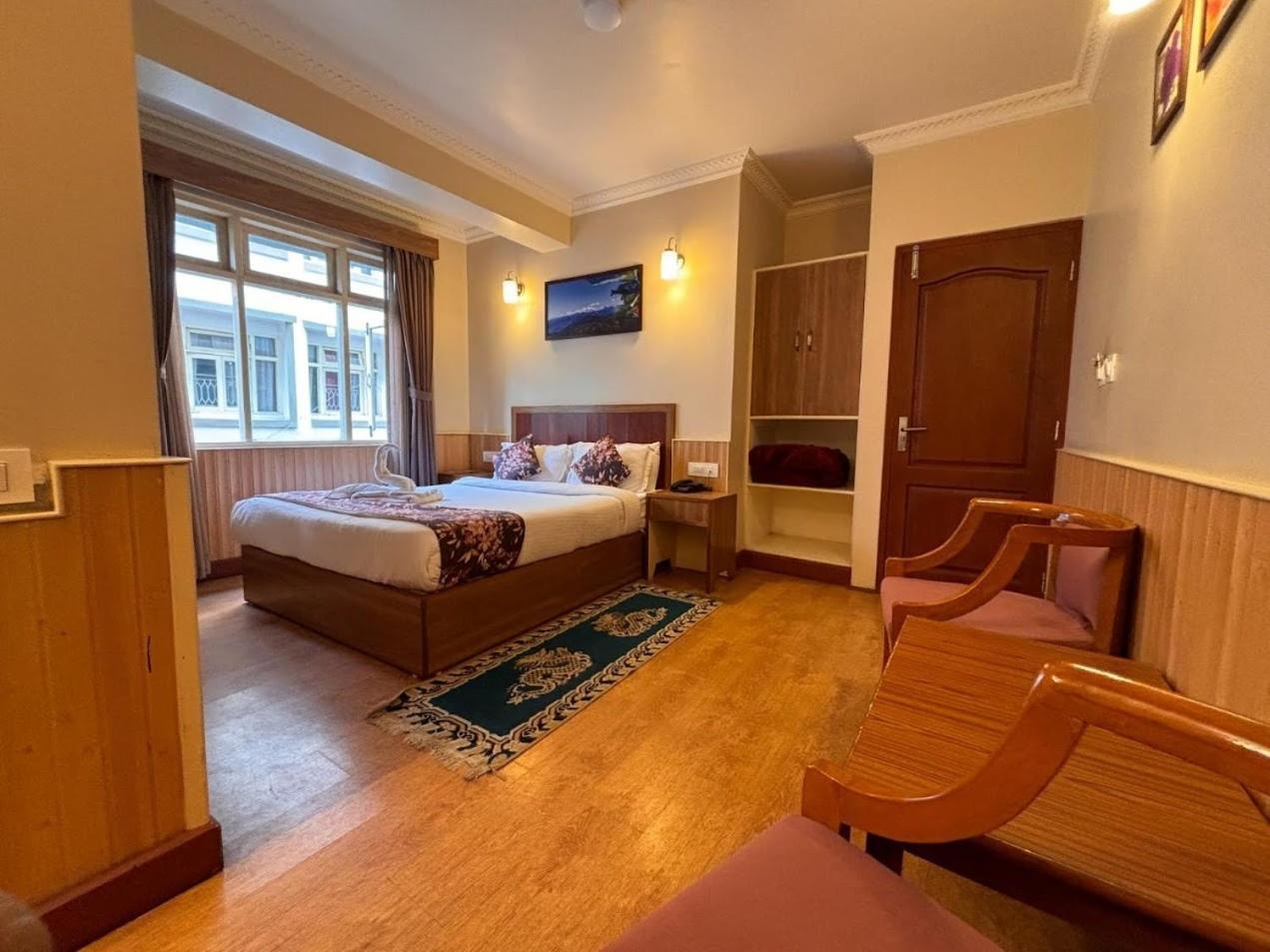 Serenity Taksa Palace Ξενοδοχείο Νταρτζίλινγκ Εξωτερικό φωτογραφία